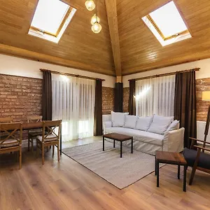 2* Aparthotel Raven Old